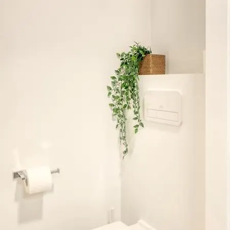 Family-friendly Beachside Retreat For 5 In Apartment *