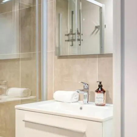 Apartamento Family-friendly Beachside Retreat For 5 In Ostende