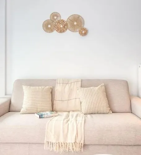 Family-friendly Beachside Retreat For 5 In *