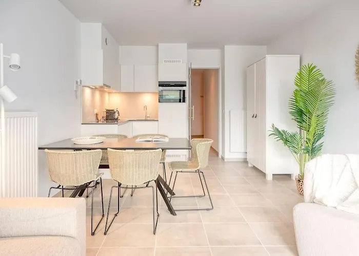 Family-friendly Beachside Retreat For 5 In 公寓 奥斯滕德