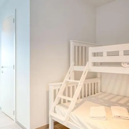 Family-friendly Beachside Retreat For 5 In Apartment Ostend