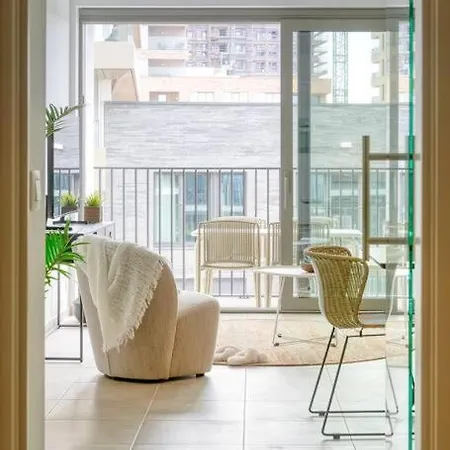 Family-friendly Beachside Retreat For 5 In Apartment